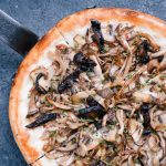 PilzWald-MycoGreens-Rezept-Flammkuchen-mit-Pilzen-Vegetarisch